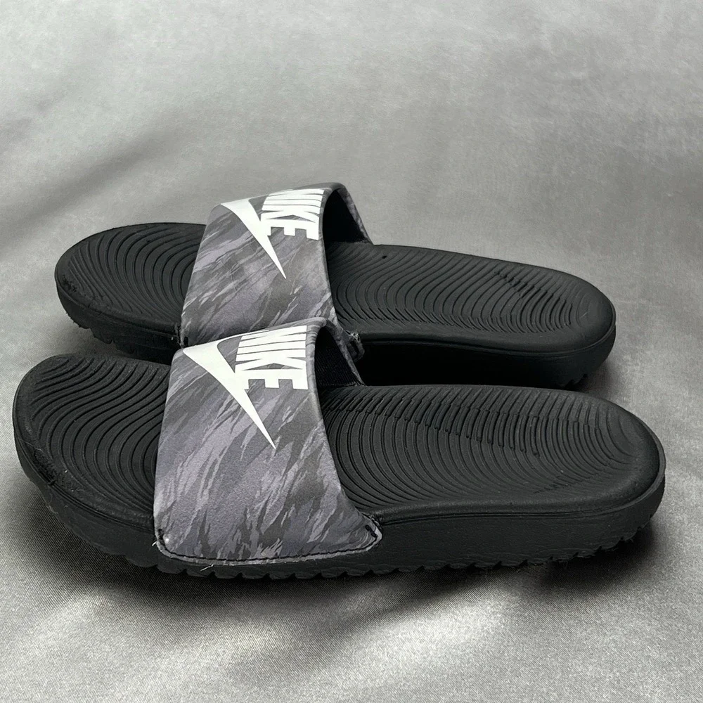 Nike Boys Size 11C Kawa SE Black/Pure Platinum Slide Sandals (GS/PS)‎ Pool Beach